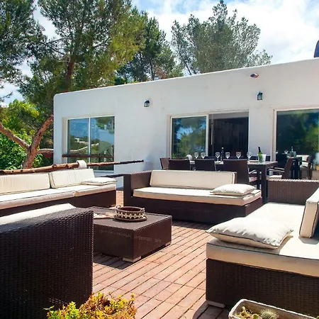 Haveli House Ibizan Rustic House Landhuis Cala Vadella (Ibiza)