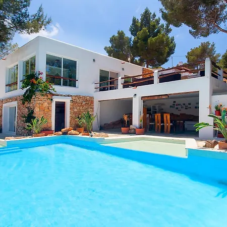 בית כפרי Haveli House Ibizan Rustic House *
