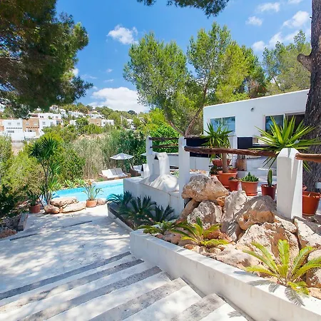 בית כפרי Haveli House Ibizan Rustic House *